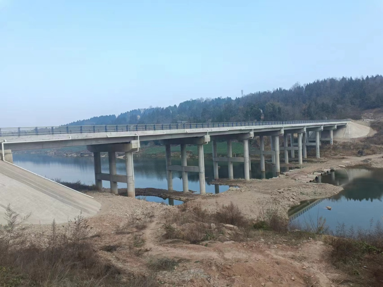 川正公路工程公司完成龙树薛家嘴桥项目20m箱梁安装